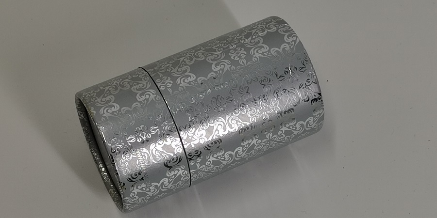 tubes en papier kraft noir