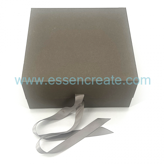 The Production Of Beautiful Clamshell Gift Box